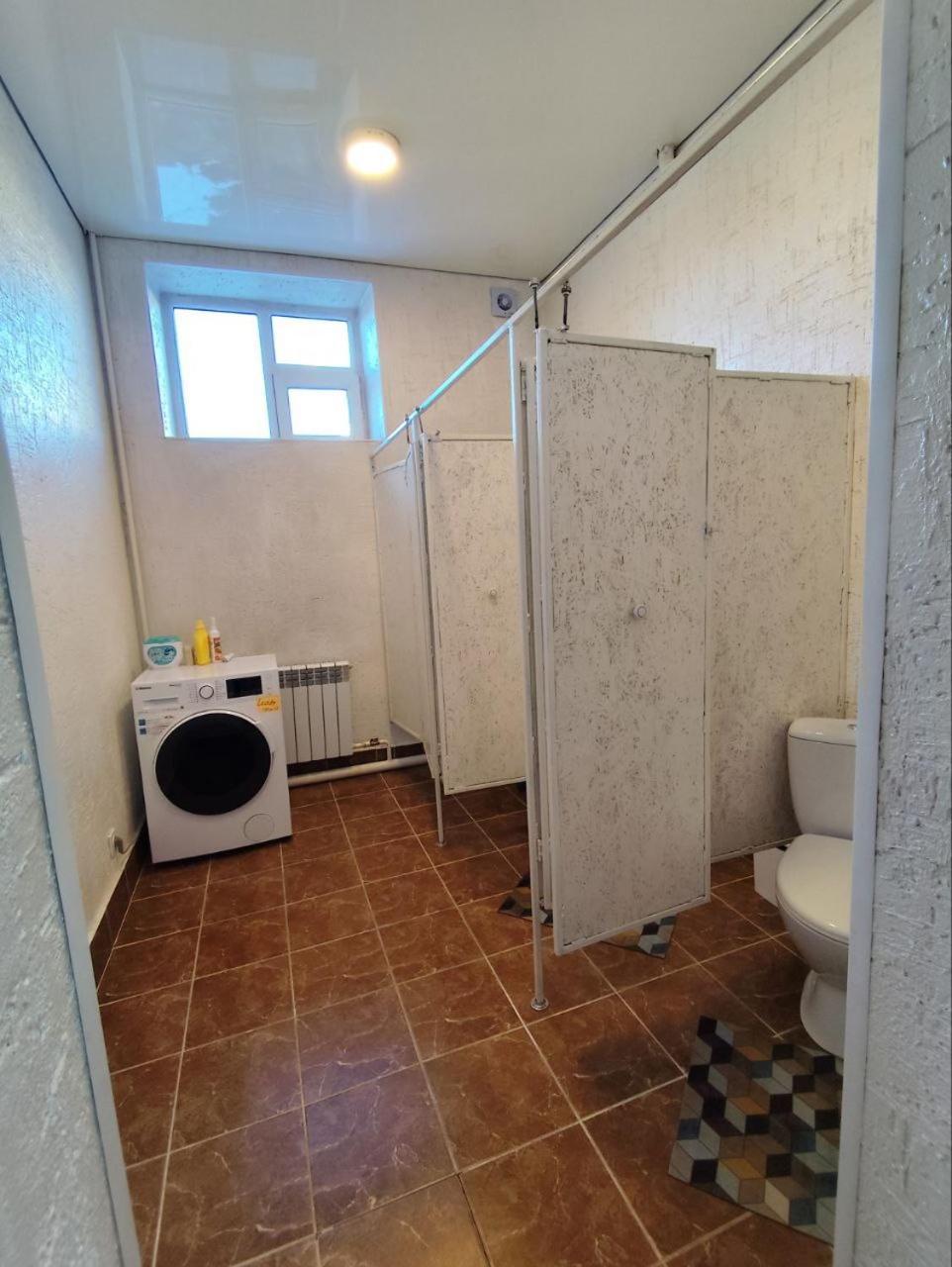 Urban Monkey Tent Hostel & Bar カラコル エクステリア 写真
