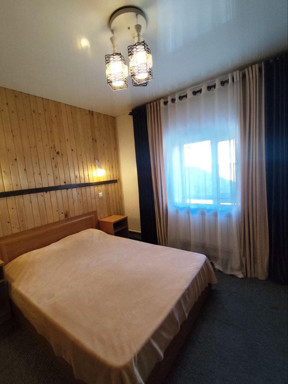 Urban Monkey Tent Hostel & Bar カラコル エクステリア 写真